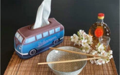 VW Collectie T1 Bus 3D Neopreen Cosmeticadispenser Rood/zwart -Outdoor Kampeeruitrusting 410414 2980260
